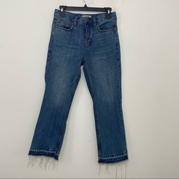 Free People High Rise Release Hem Cropped Jean size 26 blue denim - Picture 3 of 12